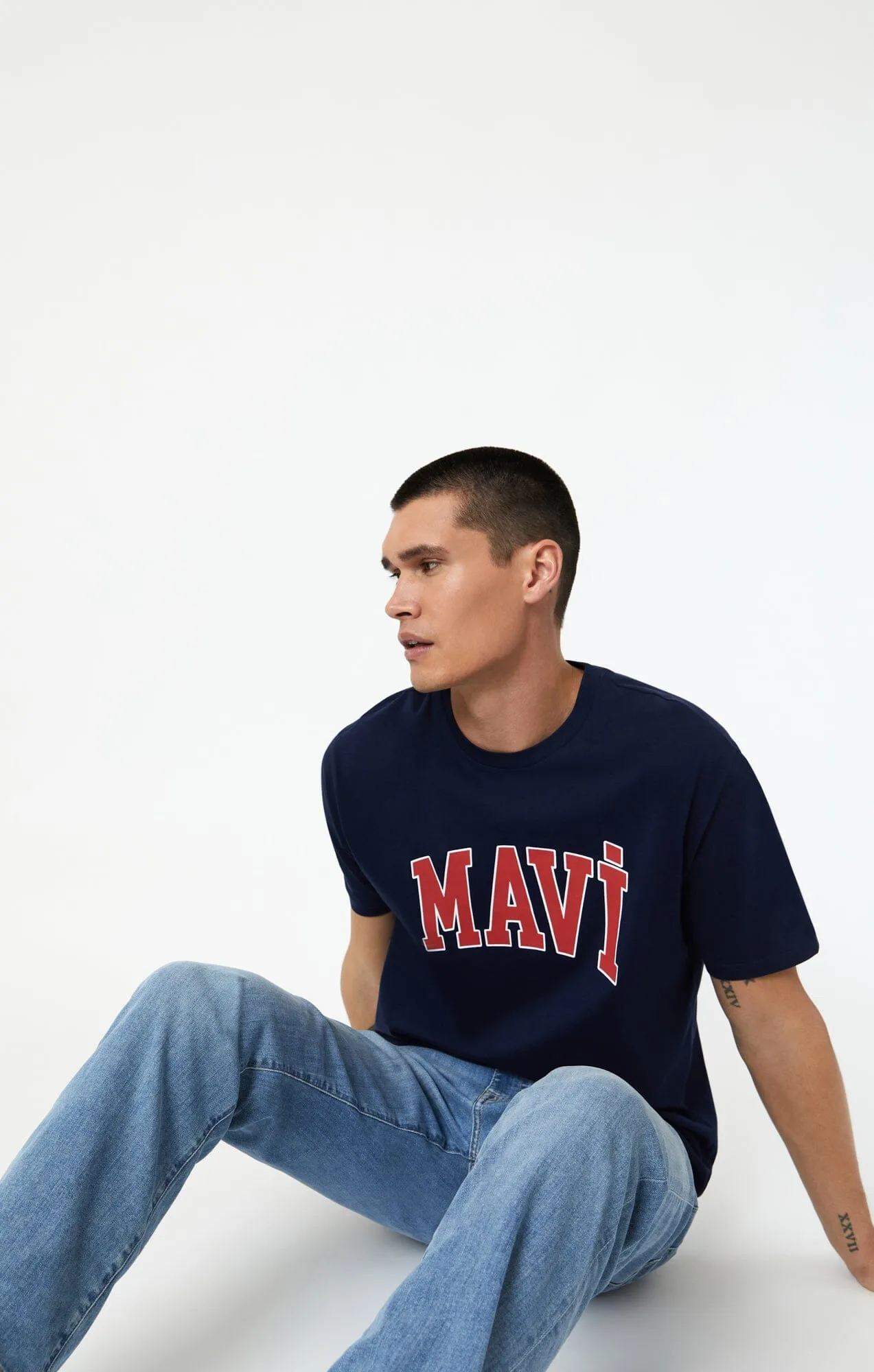 MAVI LOGO T-SHIRT IN MARITIME BLUE