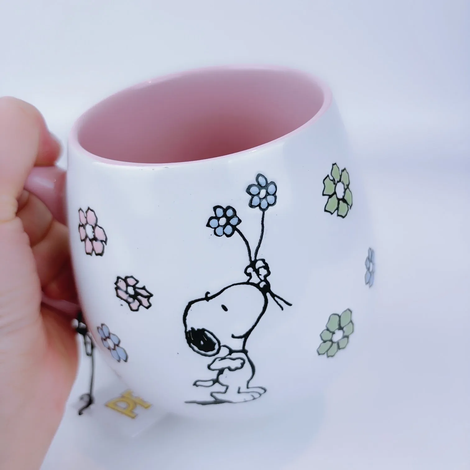 Peanuts Snoopy Giving You Flowers Ceramic Stoneware Pink Mug 20 oz