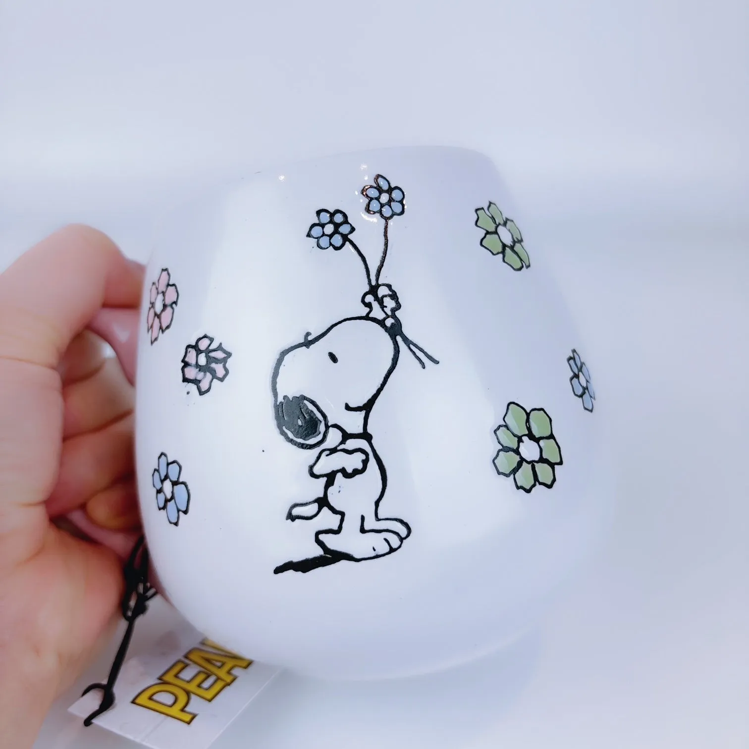Peanuts Snoopy Giving You Flowers Ceramic Stoneware Pink Mug 20 oz