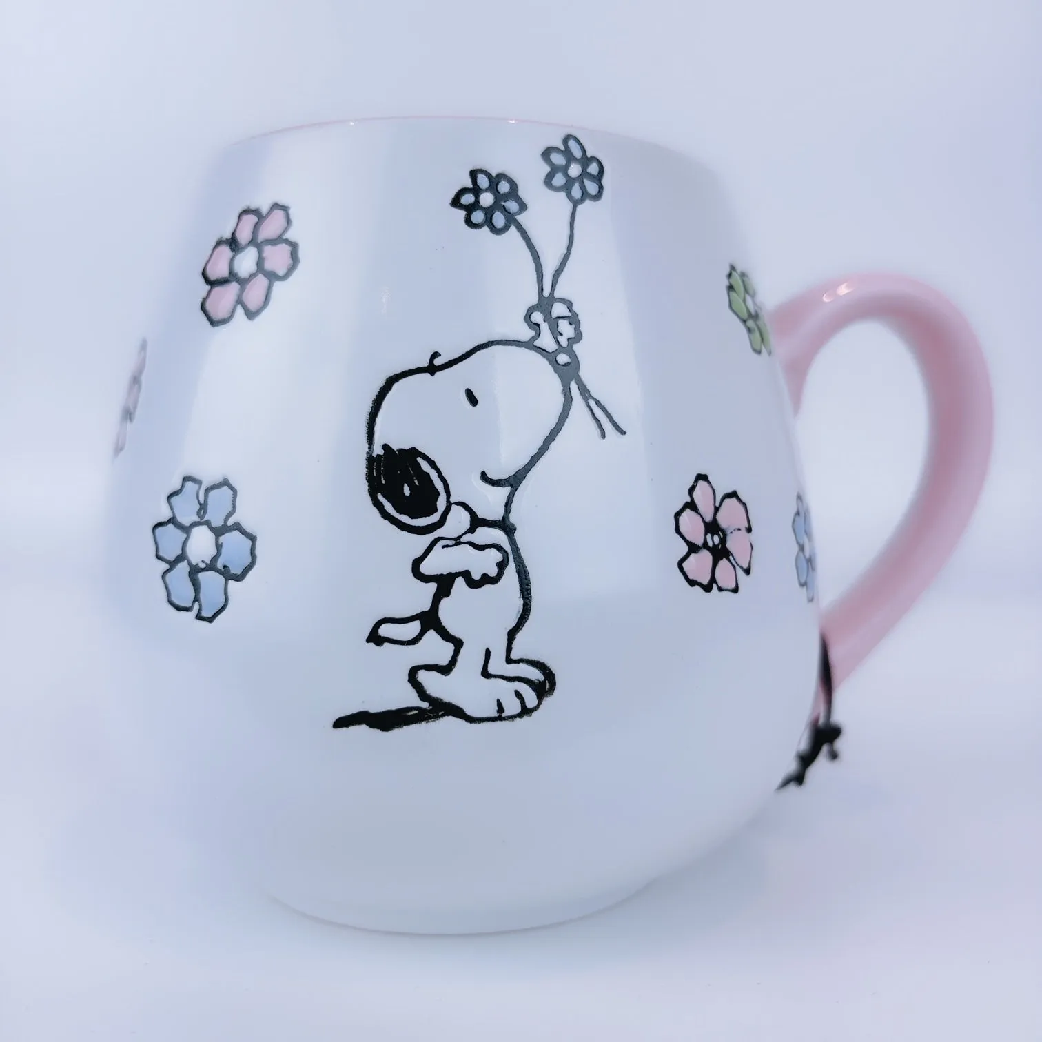 Peanuts Snoopy Giving You Flowers Ceramic Stoneware Pink Mug 20 oz