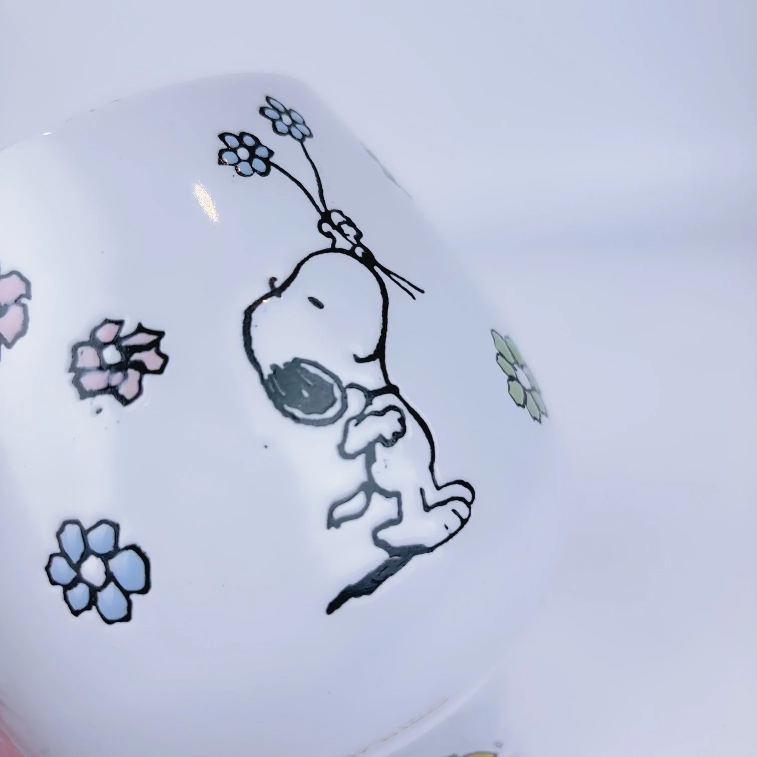Peanuts Snoopy Giving You Flowers Ceramic Stoneware Pink Mug 20 oz